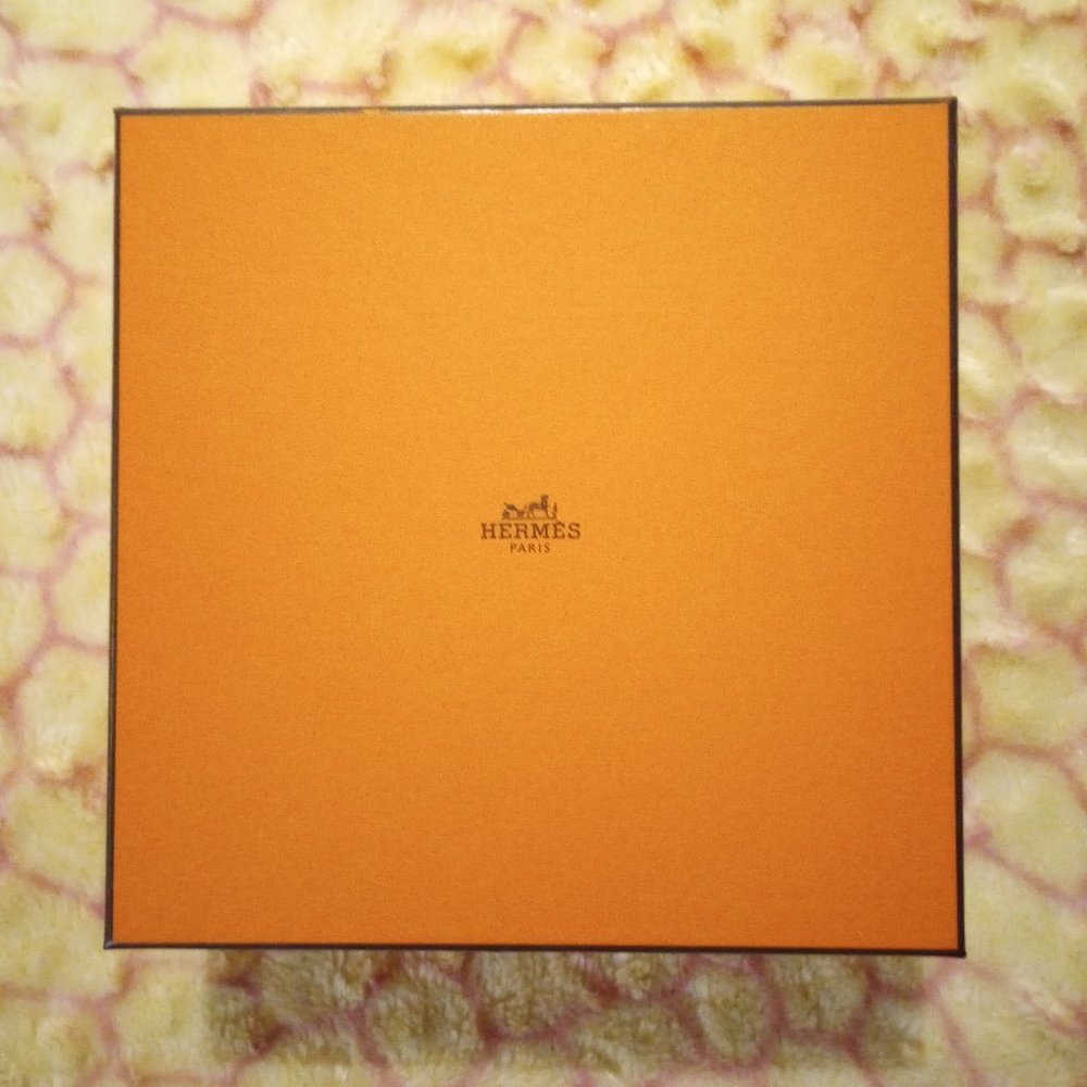 Authentic 8.5" x 8.5" x 3.5" Hermes Box for Gifts, Clothes, Storage